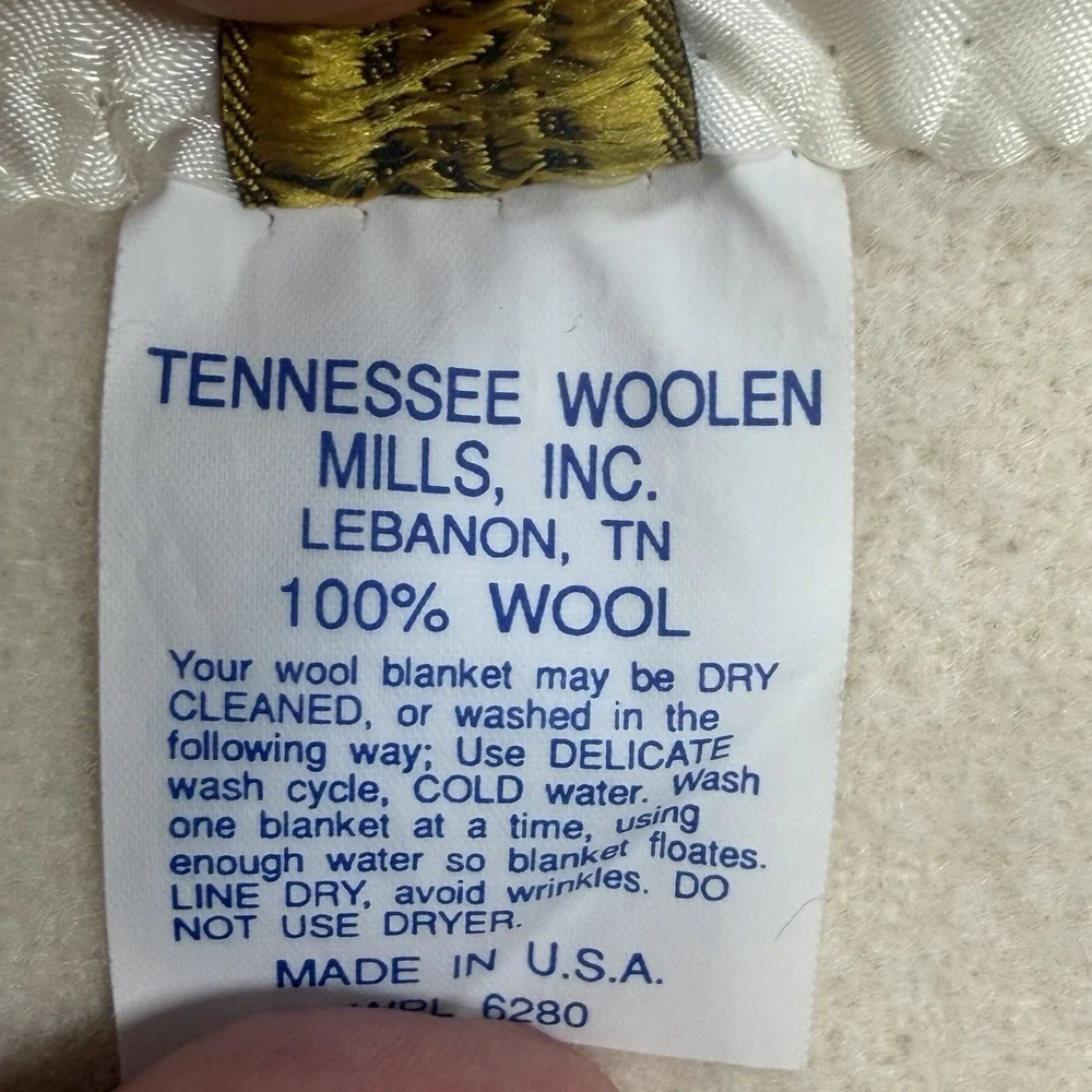 Tennessee Woolen Mills Cream Wool Blanket Satin Trim 81x78